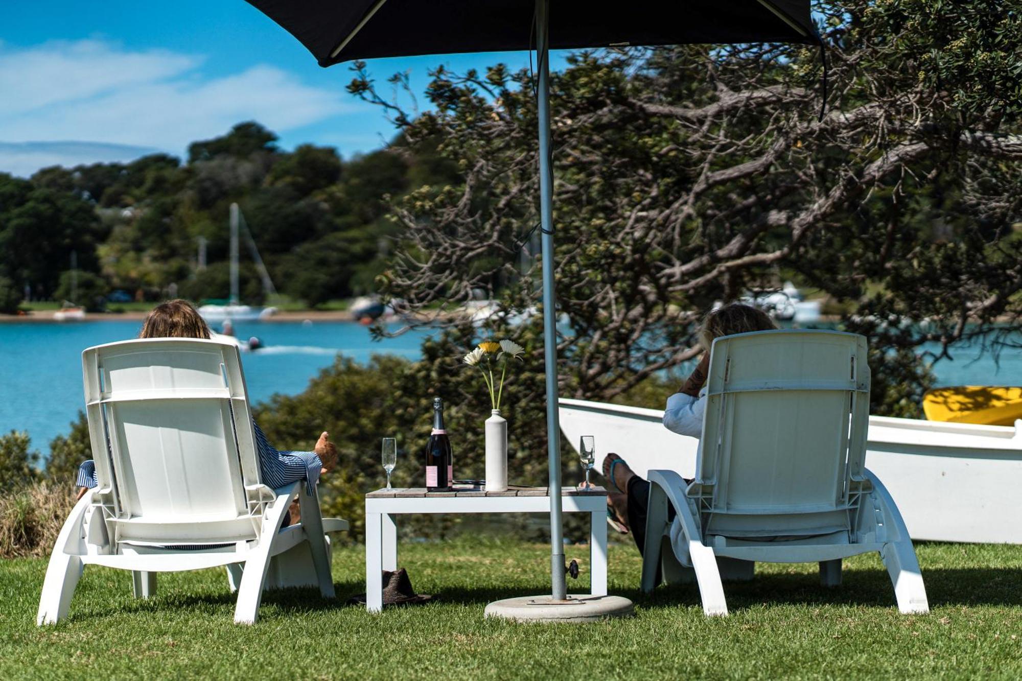 شقة Boatsheds On The Bay, Waiheke Island Ostend المظهر الخارجي الصورة